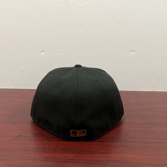 New Era, 59Fifty Fitted Hat, Arizona Diamondbacks, Corduroy Blackout - Picture 4 of 11